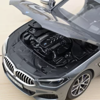 BMW M850i 2019 Grau metallic 1:18 - Limitierte Auflage 200 St. Norev 1:18 Metallmodell